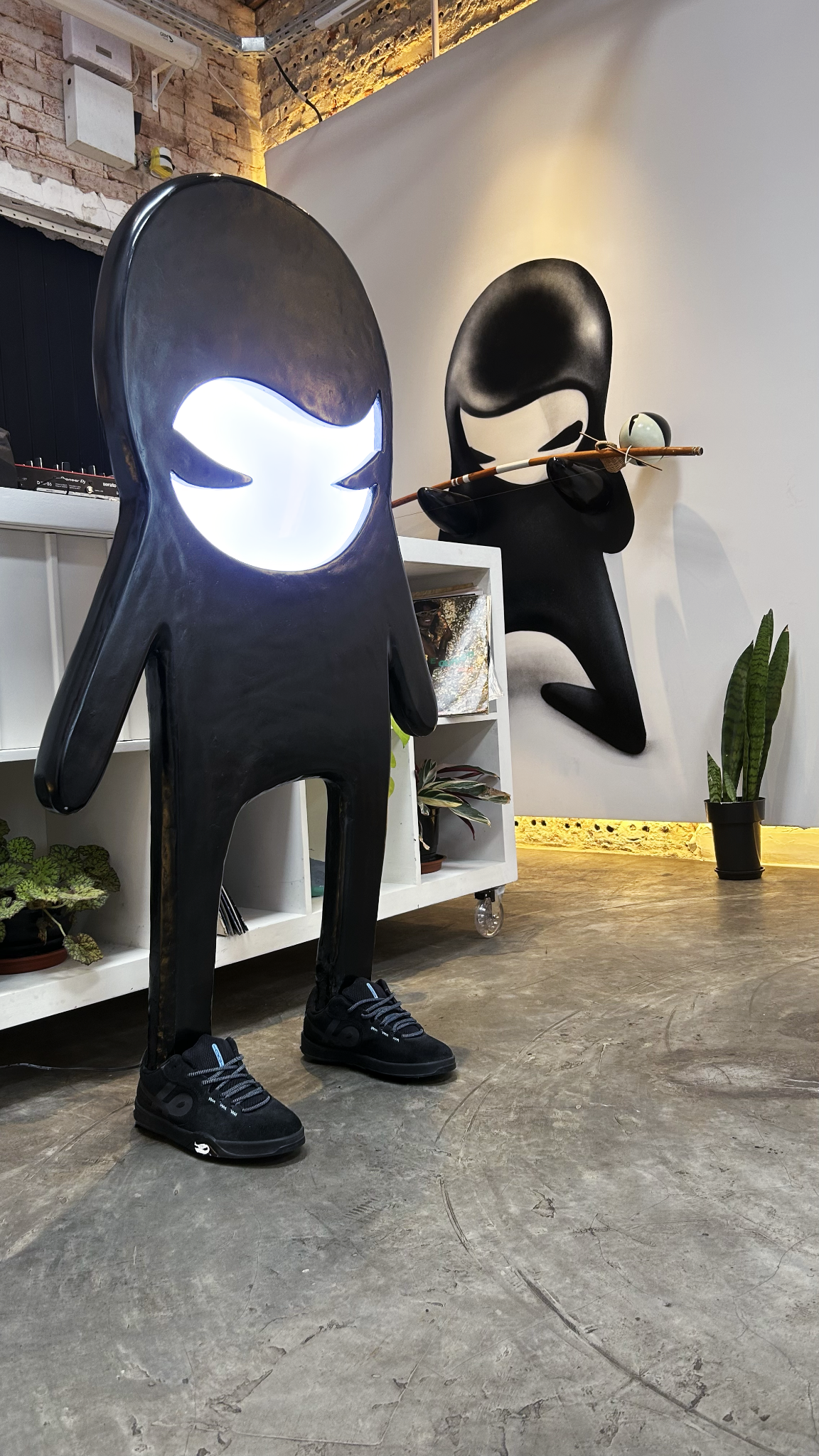 Tani É, 2025, interactive sculpture